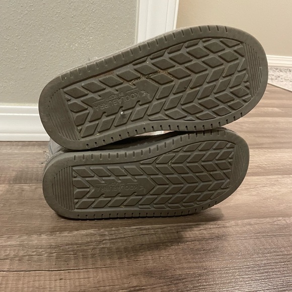 Koolaburra by UGG - Kids Fur Boots - Size 1 - Picture 3 of 4